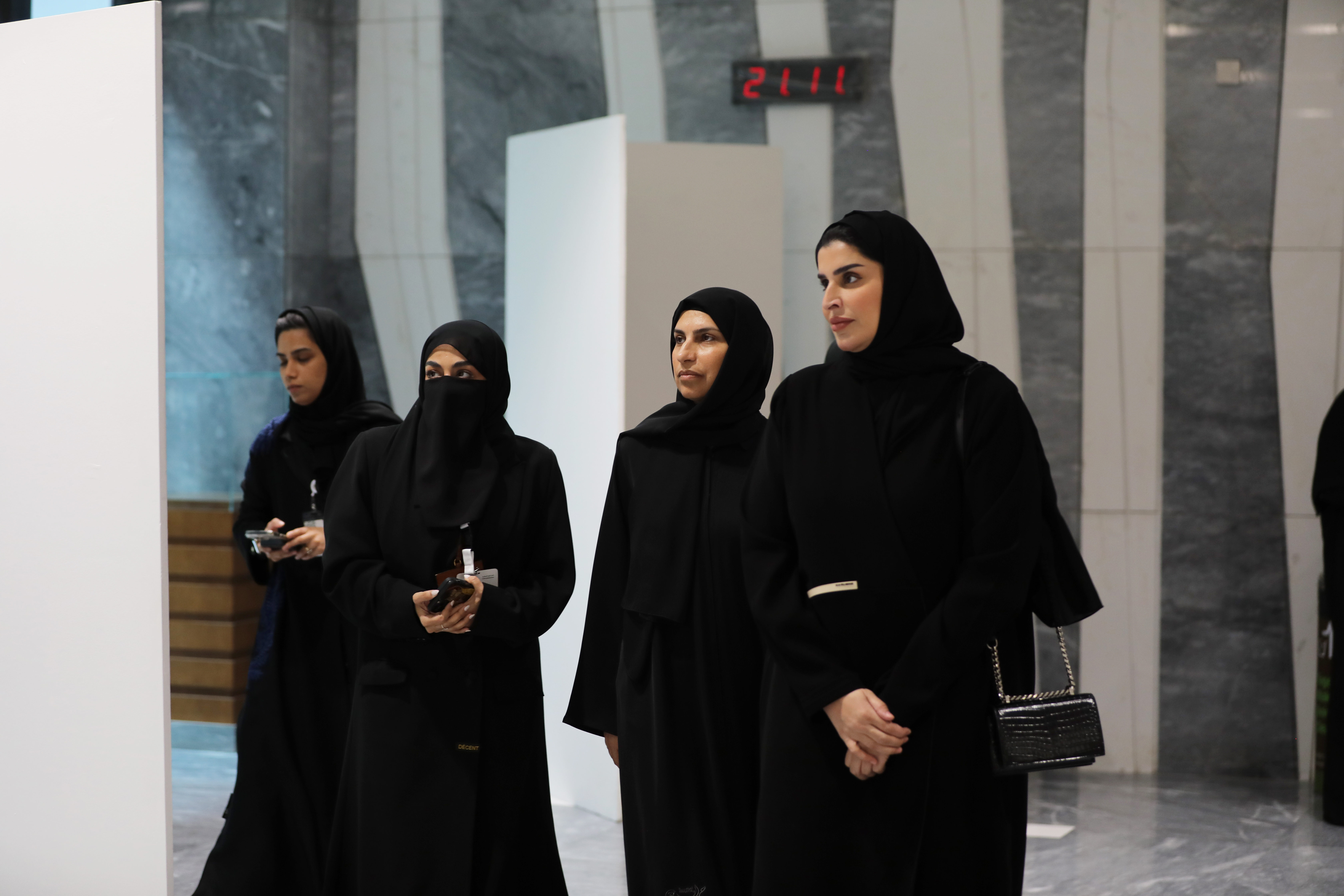 Minister of Social Development meets Qatar University students in a panel discussion on community issues and women's role between motherhood and professional ambition 